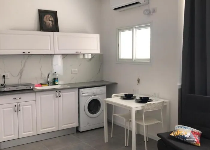 Isramax Low-Cost Apartment Near The Sea.